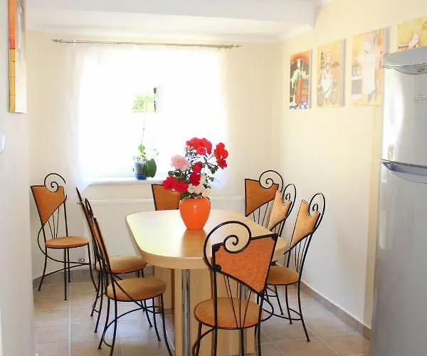 Semesterbostad Dolce Eger